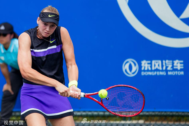 她都全力以 她都全力以